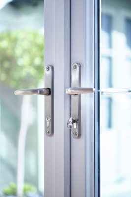 Overture-Stainless-Steel-Handle-on-Door-2